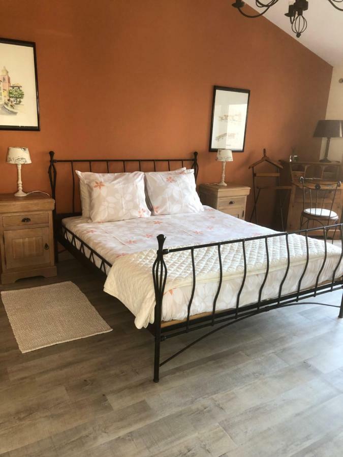 Bed and Breakfast Les Secrets Du Mistral Valensole Exteriér fotografie